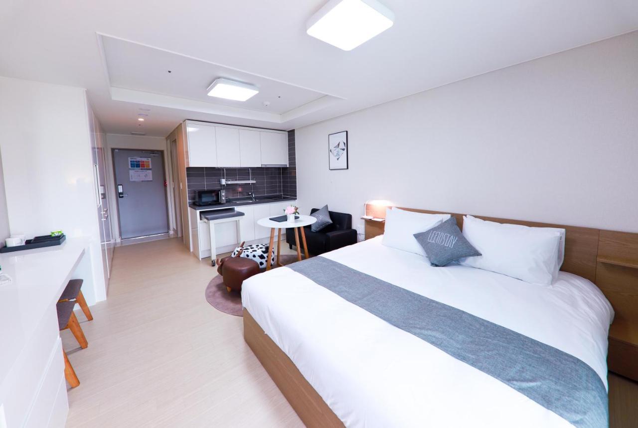 Geoje Leein Stay Hotel Extérieur photo