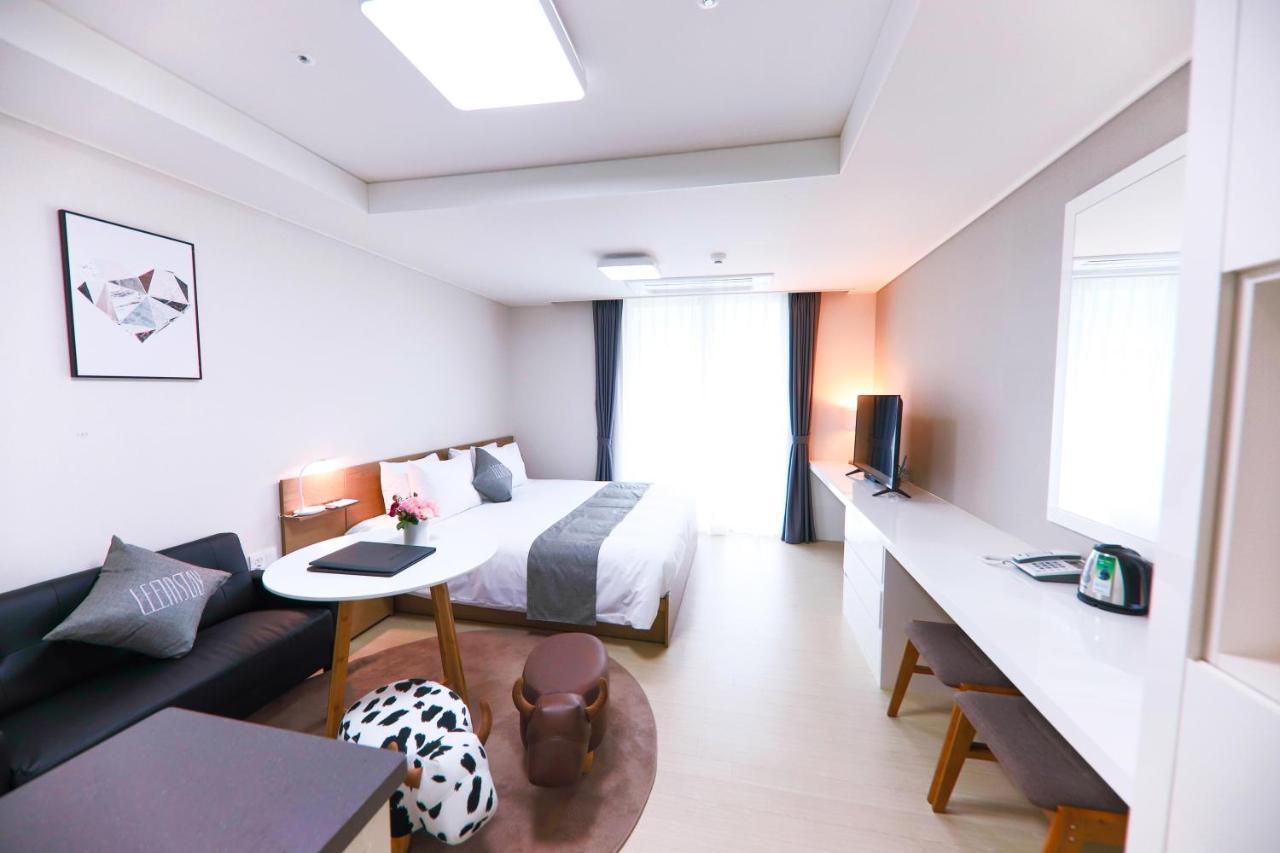 Geoje Leein Stay Hotel Extérieur photo