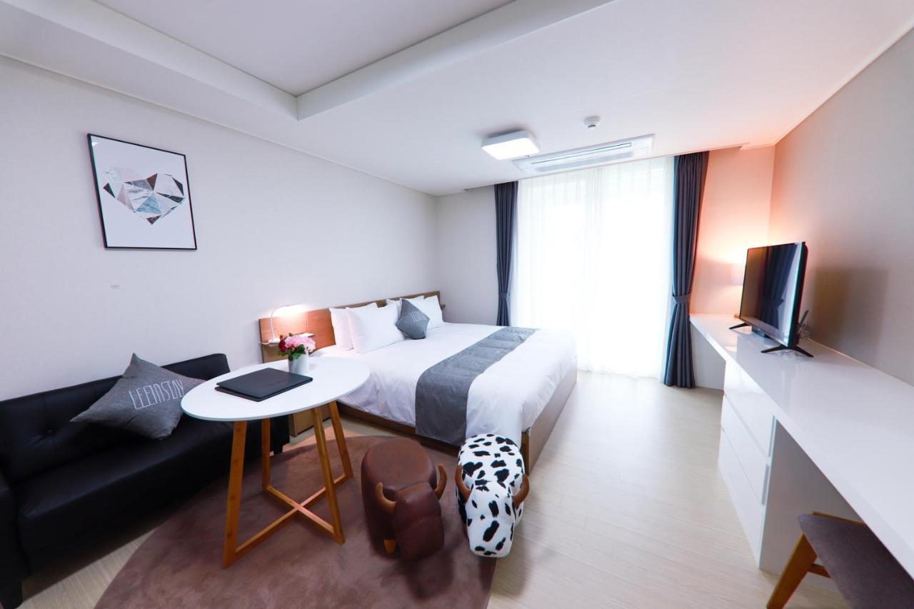 Geoje Leein Stay Hotel Extérieur photo